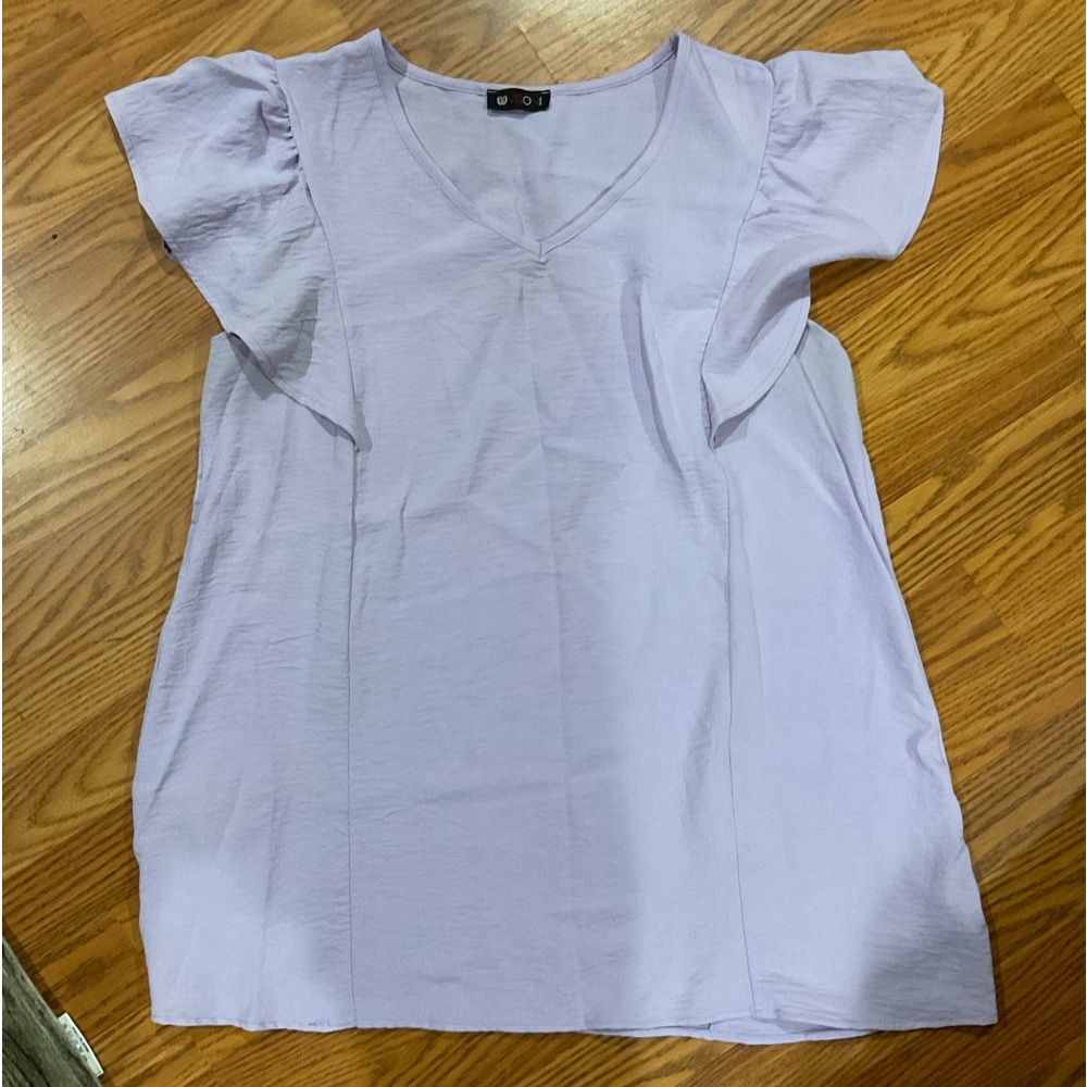 Ladies Vision ruffle sleeve top, size M